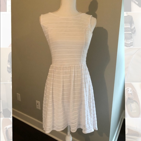 Lilly Pulitzer White Dress Size Small - Picture 1 of 2